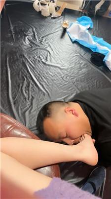 伊晨美腿裸足狂舔 bf51145