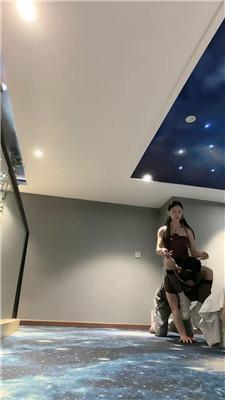 琳达骑马喂口水/强制闻白袜黑丝 bf50981