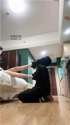 小小颖衣架抽-运动鞋白袜踩踏 JS250304-44