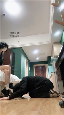 小小颖衣架抽-运动鞋白袜踩踏 JS250304-44