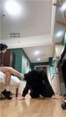 小小颖衣架抽-运动鞋白袜踩踏 JS250304-44