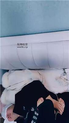 山兔莓裸足踩踏-恋足舔 JS250304-6