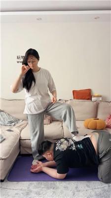 埋汰白袜脚踩健身教练 JS250304-8