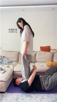 埋汰白袜脚踩健身教练 JS250304-8