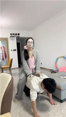 南月女神奶狗家奴下跪伺候续集 JS250311-23