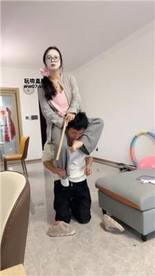 南月女神奶狗家奴下跪伺候续集 JS250311-23