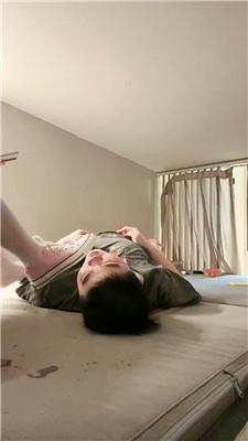 糯米姐姐脏鞋白丝玉足清理 bf51503