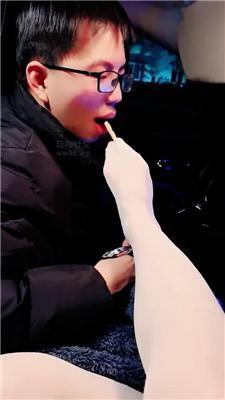 苏晚车内调-丝袜美腿恋足舔 JS250319-28