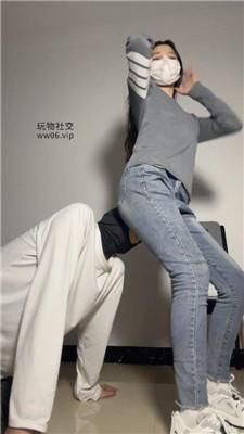 甜恬牛仔裤坐脸-运动鞋白袜辱 bf51516