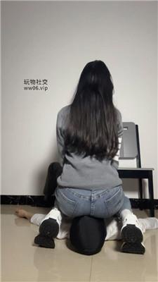 甜恬牛仔裤坐脸-运动鞋白袜辱 bf51516