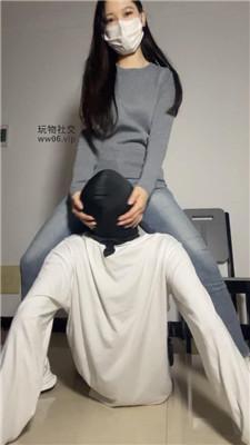 甜恬牛仔裤坐脸-运动鞋白袜辱 bf51516