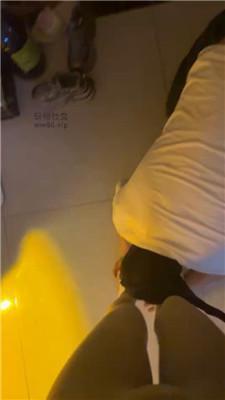 灵灵双学生主-皮鞋白袜踩老师 JS250319-25