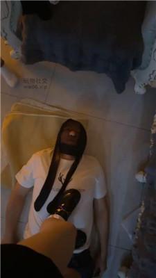 灵灵双学生主-皮鞋白袜踩老师 JS250319-25