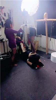 鸿运双女团贴片电击/黑丝脚深喉/喂圣水完整版JS250319-32