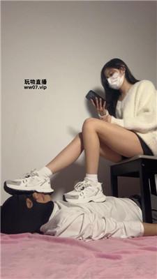 甜恬艺校女神-小白鞋白袜踩 bf51456