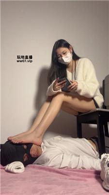 甜恬艺校女神-小白鞋白袜踩 bf51456