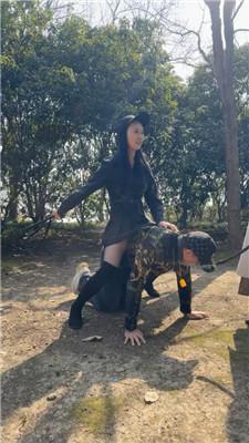 羽薇姐妹花户外暴揍跟踪狂双视角版 bf51521