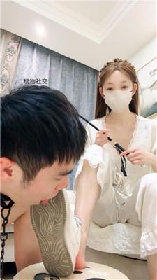 楚楚强制家奴闻臭鞋-裸足插嘴 bf51517