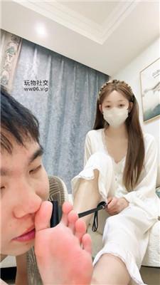 楚楚强制家奴闻臭鞋-裸足插嘴 bf51517