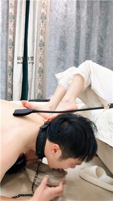 楚楚强制家奴闻臭鞋-裸足插嘴 bf51517