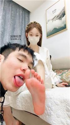 楚楚强制家奴闻臭鞋-裸足插嘴 bf51517