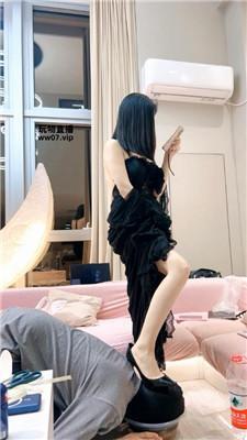 黛樱圣水盛宴-铆钉高跟镜前羞辱 bf51461