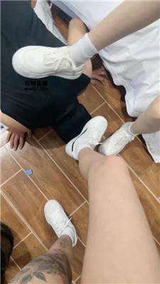 小凤梨纹身小妹的脚下骚奴 JS250317-39