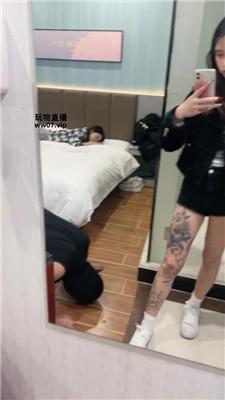 小凤梨纹身小妹的脚下骚奴 JS250317-39