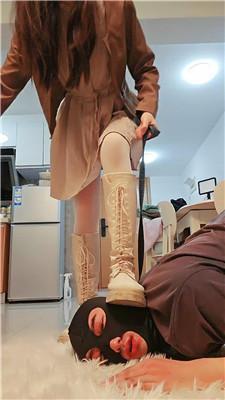 嘉妮长靴全体重踩踏双视角版 bf51470