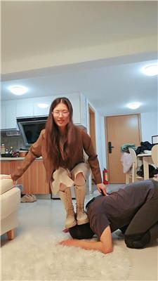 嘉妮长靴全体重踩踏双视角版 bf51470