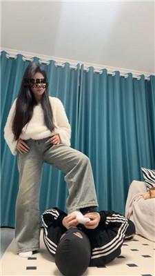 辣辣BB白袜脚踩/虐乳 JS250317-31