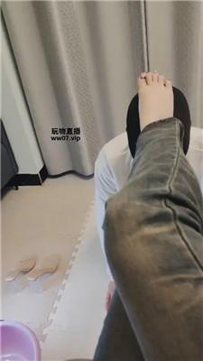 4772啃吃脚丫死皮 JS250317-25