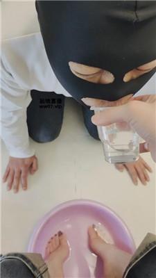 4772啃吃脚丫死皮 JS250317-25