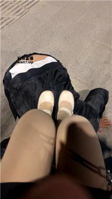 莹莹胆大调教-户外遛狗爬挺远 bf51447