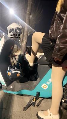 莹莹胆大调教-户外遛狗爬挺远 bf51447