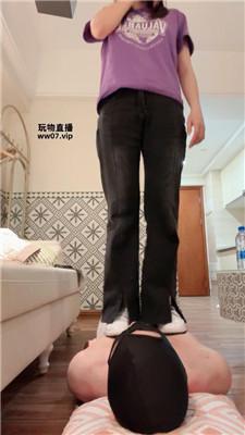 Nubias小白鞋踢踹踩踏恋足舔 JS250315-43