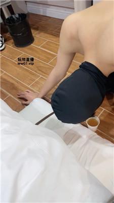 小凤梨纹身小妹白袜玉足舔 JS250316-9