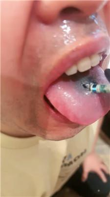 佳佳强迫狗继父舔脚吃烟灰 bf51629