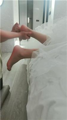 璃茉老师婚纱女神虐脚下绿帽 JS250323-34