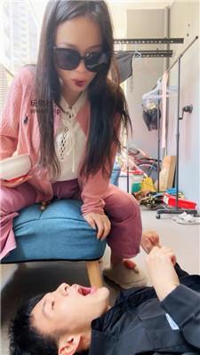 南月女神阳台臭脚丫羞辱家奴 JS250321-10