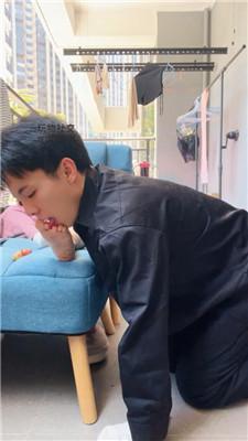 南月女神阳台臭脚丫羞辱家奴 JS250321-10