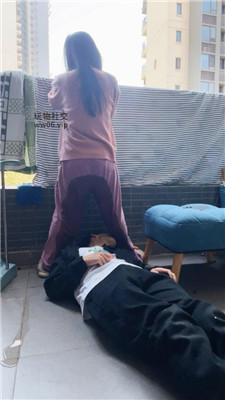 南月女神阳台臭脚丫羞辱家奴 JS250321-10