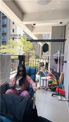 南月女神阳台臭脚丫羞辱家奴 JS250321-10