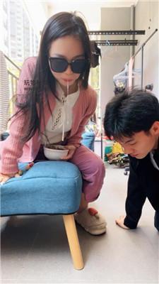 南月女神阳台臭脚丫羞辱家奴 JS250321-10