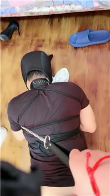 瑞吉娜双S-踢踹舔脏鞋/踩踏鞭打/虐乳双视角版JS250326-28