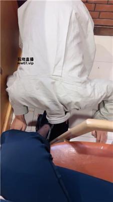 花姨饭店下跪清理脏高跟 JS250327-13