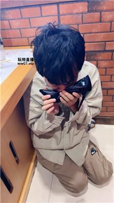 花姨饭店下跪清理脏高跟 JS250327-13