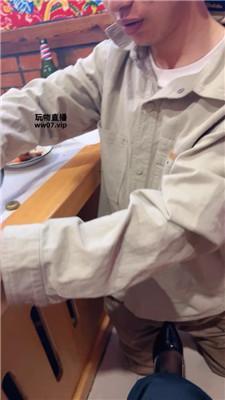 花姨饭店下跪清理脏高跟 JS250327-13