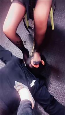 鸿运双女团双S姐妹花-刑房惩罚猥琐业主 bf51762