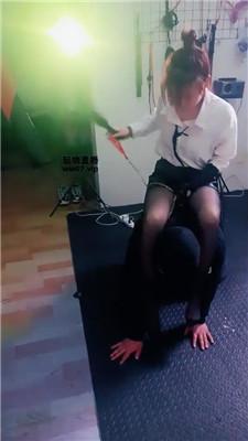 鸿运双女团双S姐妹花-刑房惩罚猥琐业主 bf51762